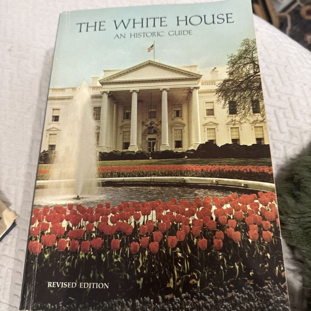 1973 THE WHITE HOUSE AN HISTORIC GUIDE PAPERBACK. RICHARD NIXON occupied